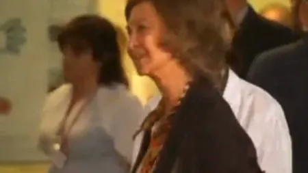 Protest inedit în Spania: Un bărbat a apărut complet dezbrăcat în faţa Reginei Sofia VIDEO