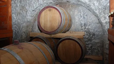 Doi bătrâni au murit în pivniţă din cauza monoxidului de carbon rezultat în urma fermentării vinului