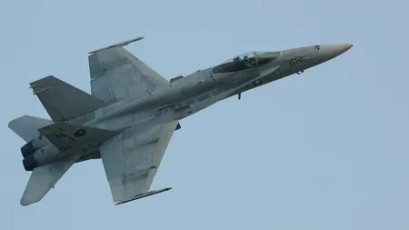 Un avion de vânătoare de tip F-18 s-a prăbuşit în Elveţia