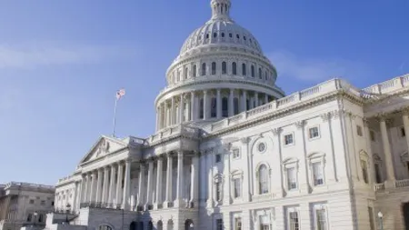 Un bărbat şi-a dat foc în apropiere de Capitolul din Washington