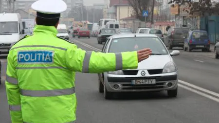 Trei poliţişti, trimişi în judecată întrucât nu amendau şoferi care încălcau legea