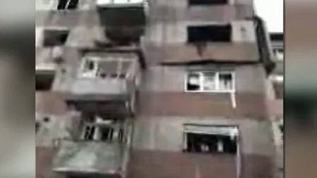 Trei răniţi din explozia de la Fieni, aduşi cu elicopterul la spitale din Bucureşti