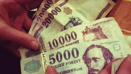 Taxele pe tranzacţiile financiare îi EXASPEREAZĂ: Ungurii vor să îşi primească SALARIILE în NUMERAR