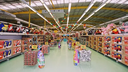 Jumbo angajează 100 de oameni. Vezi unde şi dacă te califici