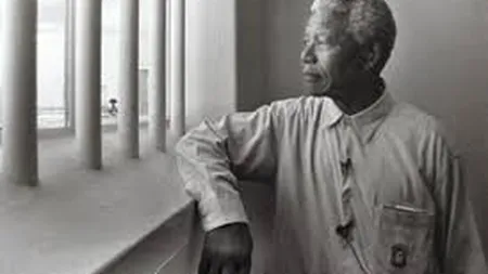 Liderii unui grup rasist, condamnaţi la 35 de ani de închisoare pentru atentat la viaţa lui Mandela