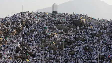 Două milioane de musulmani au început pelerinajul la Mecca