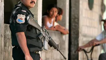 Cel puţin 50 de răniţi în confruntările dintre manifestanţi şi poliţie în Mexico