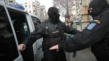 10 poliţişti din Capitală, duşi la audieri pentru ŞPAGĂ