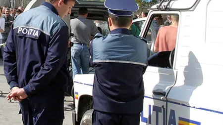 Un bărbat anchetat pentru furt s-a aruncat de la un geam al secţiei 10 de poliţie din Capitală