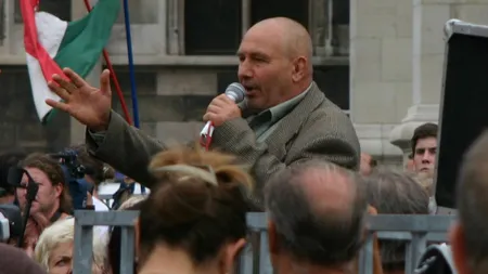 Zeci de mii de persoane participă la manifestaţii pro şi contra Guvernului Orban, la Budapesta