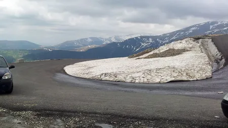 Şoseaua Transalpina a fost ÎNCHISĂ din cauza condiţiilor meteo. Vezi când va fi redeschisă