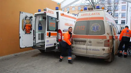 Caz revoltător la Botoşani: O pacientă a murit după ce ambulanţa a fost blocată în curtea spitalului