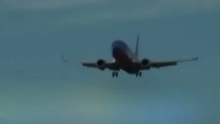 PANICĂ la bordul unui avion după ce pilotul a spus că aeronava se va prăbuşi VIDEO