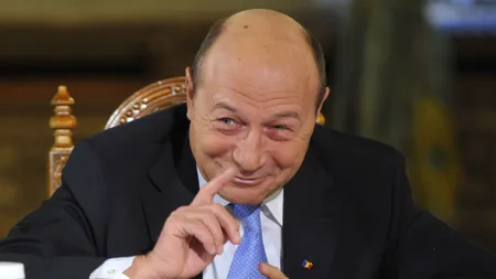 Traian Băsescu, cu nepoata în braţe de ziua lui FOTO