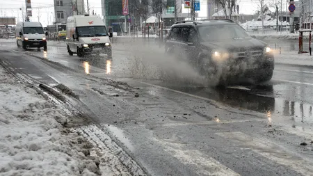 Un şofer a căzut cu maşina în râul Dâmboviţa, în Capitală