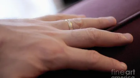 Ce spune lungimea degetului inelar despre cât sunt de dotaţi bărbaţii