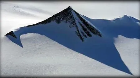 DESCOPERIREA care ar putea RESCRIE istoria omenirii! Ce au găsit oamenii de ştiinţă sub gheaţa din Antarctica