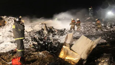 S-au găsit CUTIILE NEGRE ale avionului prăbuşit în Tatarstan: Versiunea unui atentat este exclusă