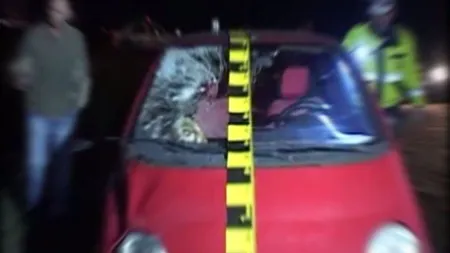 Accident provocat de o şoferiţă începătoare. O femeie a murit sub ochii fiicei sale VIDEO