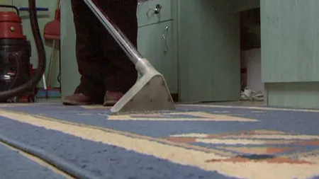Curăţenia de Crăciun nu mai e ce a fost. Tot mai mulţi români apelează la firme specializate