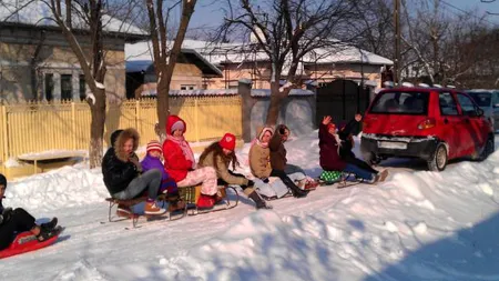 Gest inconştient al unui ŞOFER. A tras săniile a trei copii, dar minorii au fost loviţi de O MAŞINĂ VIDEO