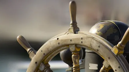 Legăturile maritime din Canalul Mânecii şi Atlantic au fost anulate din cauza furtunilor