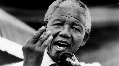 NELSON MANDELA A MURIT. Povestea primului preşedinte de culoare al Africii de Sud