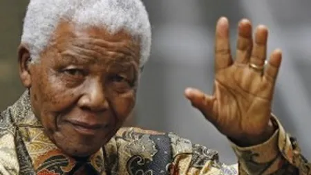 NELSON MANDELA A MURIT. Drapelul va fi coborât în bernă începând de vineri şi până la înmormântare