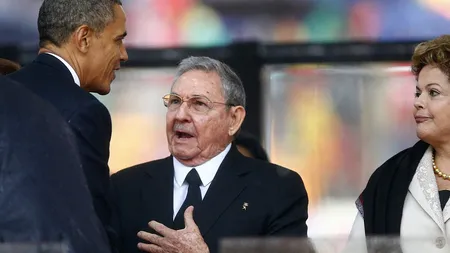 Moment ISTORIC: Obama şi Raul Castro şi-au strâns mâinile la ceremoniile dedicate lui Mandela FOTO