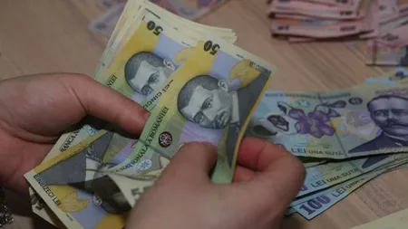 Banii românilor se duc pe mâncare, haine, taxe şi impozite