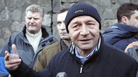 Traian Băsescu, nemulţumit de prestaţia autorităţilor locale la deszăpezire