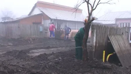 Dezastru în Turceni: Casele sunt îngropate în tone de cenuşă VIDEO
