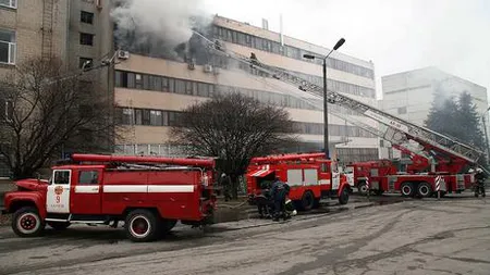 Tragedie în Ucraina: Un incendiu DEVASTATOR a făcut OPT MORŢI la o fabrică de bijuterii VIDEO