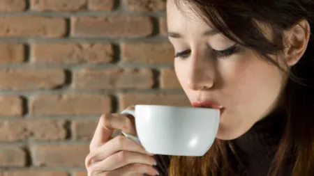 Cu sau fără cafea? Află cum este mai bine să îţi începi dimineaţa