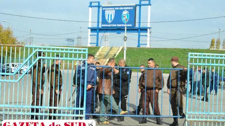 SCANDAL: FC Universitatea Craiova a fost evacuată de pe 