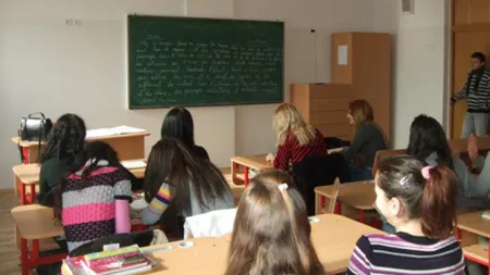 Anchete în şcoli şi licee pentru combaterea corupţiei. Află ce li se interzice profesorilor