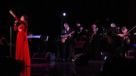 Mireille Mathieu celebrează 50 de ani de carieră, în concertul de la Bucureşti