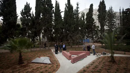 O stelă în memoria victimelor HOMOSEXUALE ale NAZISMULUI inaugurată la Tel Aviv