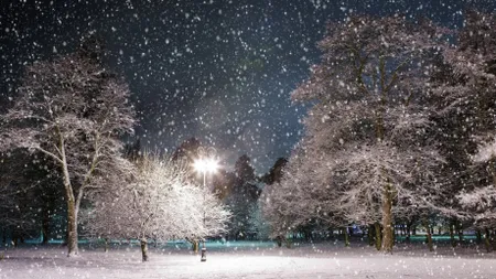 PROGNOZA METEO. Weekendul vine cu ninsori la munte