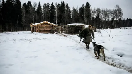 Experiment socio-psihologic EXTREM: Un rus trăieşte ca în secolul XI. Cum se descurcă în singurătate FOTO