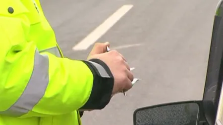 Poliţia Rutieră stă la pândă. Sute de şoferi AMENDAŢI în Capitală. Vezi pentru ce