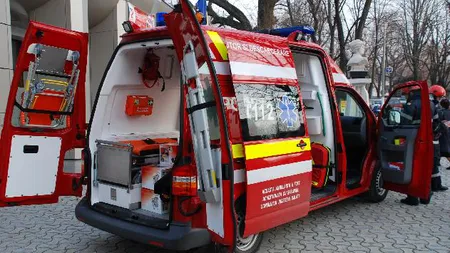 Elev bătut la un colegiu din Bucureşti. Maşina SMURD, accidentată de un angajat beat al şcolii