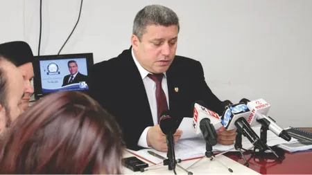 Lovitură grea pentru PPDD: Aproape toţi senatorii lui Diaconescu vor trece la UNPR VIDEO