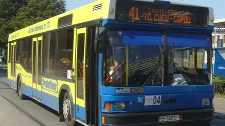 Anchetă după ce un bărbat a murit în autobuz