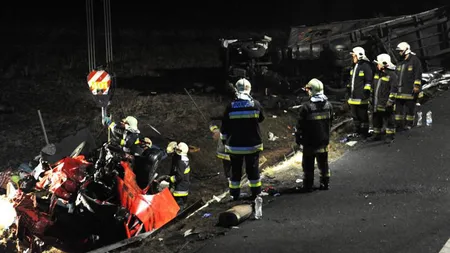 Accident grav în Ungaria cu un autocar românesc: Cel puţin 22 de persoane sunt rănite