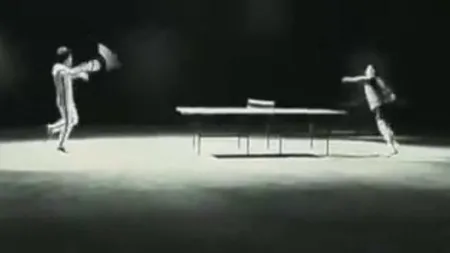 FANTASTICUL Bruce Lee, imagini de COLECŢIE. Priviţi-l cum joacă ping pong cu nunceagul VIDEO