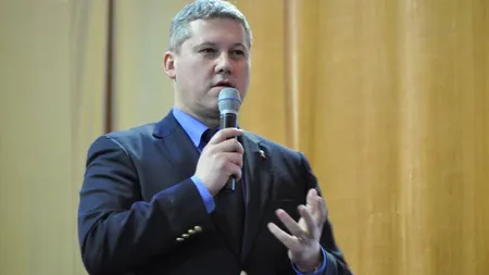 Predoiu: Antonescu promovează o revizuire a Constituţiei prin încălcarea Constituţiei