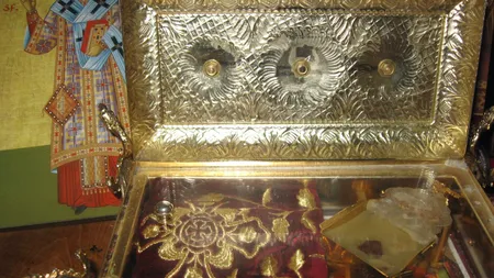 CALENDAR ORTODOX 2014: Sfântul Haralambie, ziua în care femeile dansează goale în jurul mesei