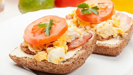 Un dejun bogat în proteine scade senzaţia de foame înainte de prânz