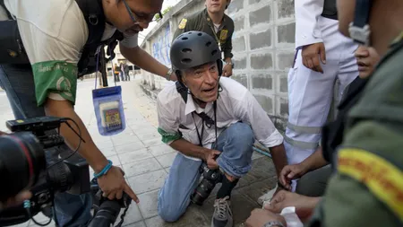 Fotojurnalistul american James Nachtwey a suferit răni uşoare, după ce a fost împuşcat la Bangkok